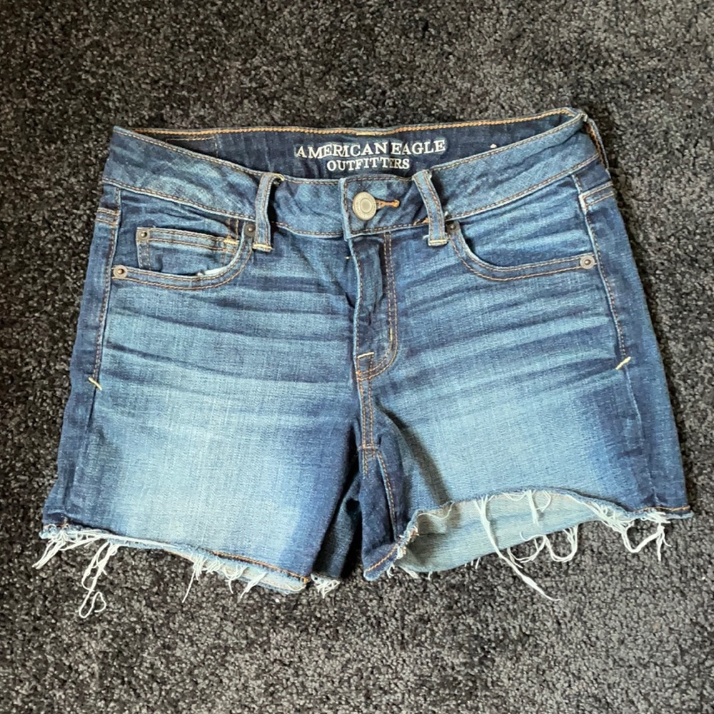 Size 4 American eagle distressed denim shorts